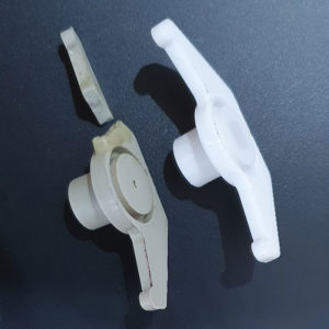 gache-loquet-piece-reparation-serrure-ailette-porte-impression-3d-savoie-2-bezault-modul-riv
