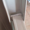 Paire de guides hauts en T Omega pour porte coulissante de placard – Image 4