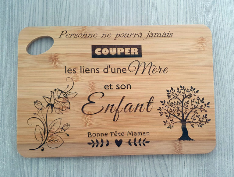 Planche a découper 30x20cm personnalisée par 3D SAVOIE en gravure laser