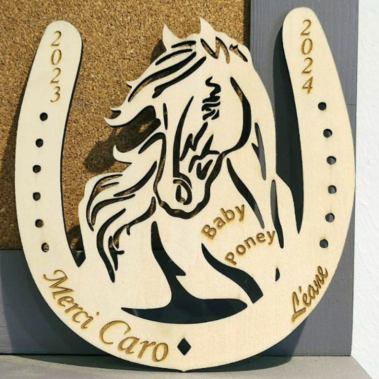 Gravure laser personnalisée pour cadeau d'école maitre maîtresse atsem sabot cheval découpe sur mesure