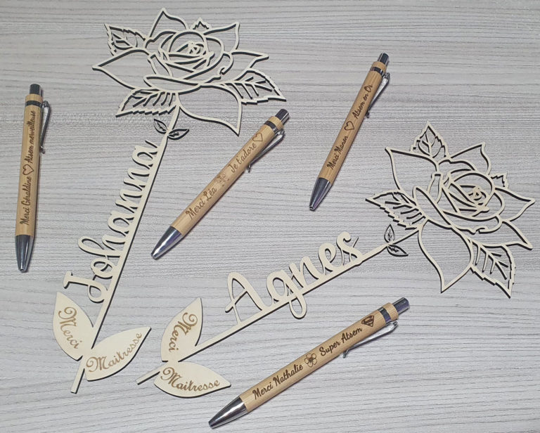Gravure laser personnalisée pour cadeau d'école maitre maîtresse atsem fleur découpe sur mesure