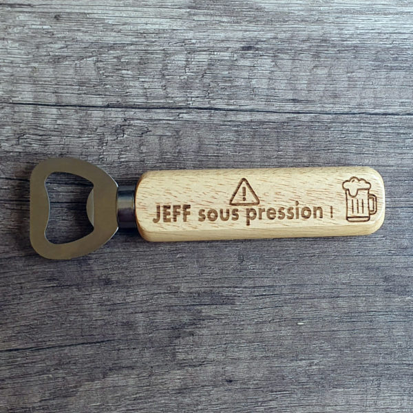 Gravure laser décapsuleur personnalisé avec texte drole pour cadeau anniversaire naissance mariage ou retraite