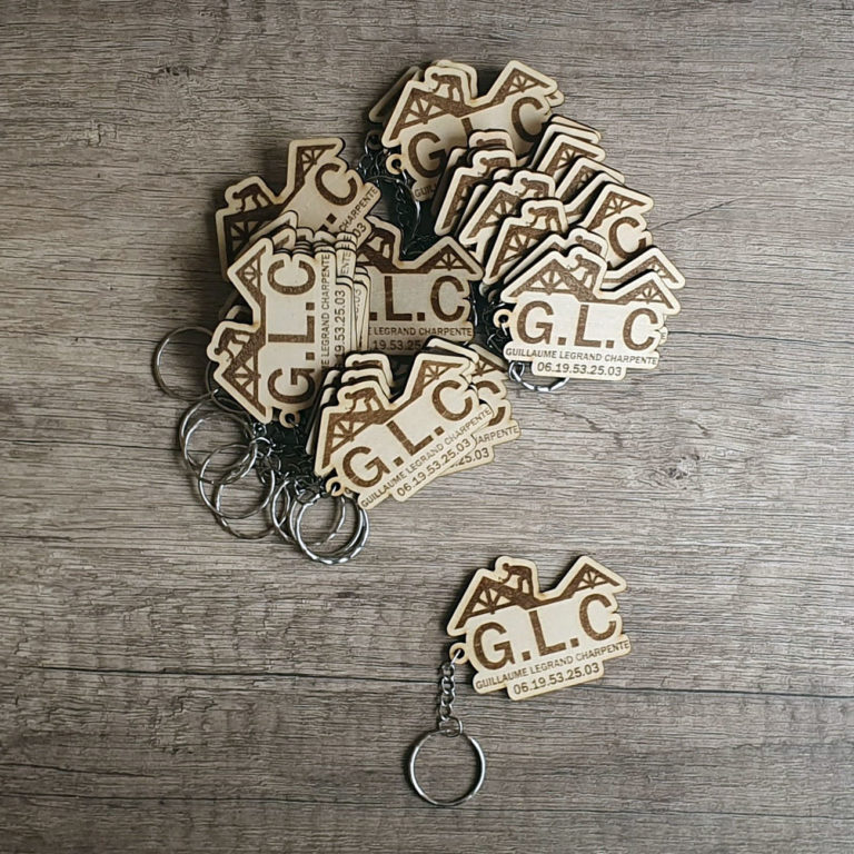 Porte clef 100% découpé et personnalisé cadeau d'entreprise goodies